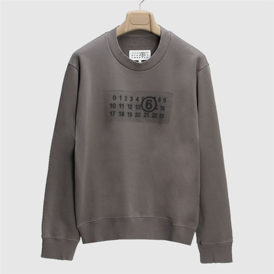 MM6 메종 마르지엘라 여성 넘버 로고 스웨트셔츠 S52GU0221 S25537 803 TAUPE