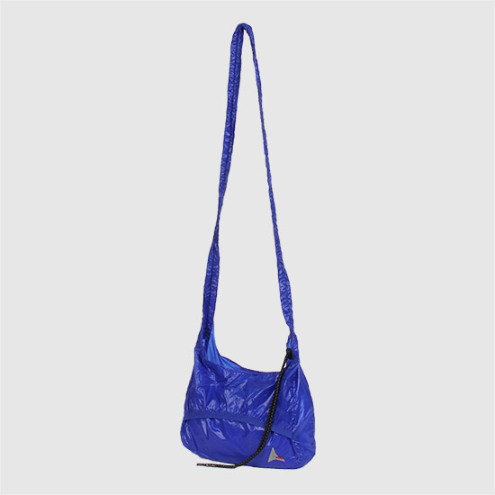 로아 라키 스몰 패커블 노트 백 YBUW220FA14 BLU0001 BLUE