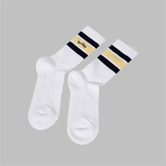 스포티앤리치 세리프 로고 양말 AC00476300WH92 WH/ NY/ALMOND