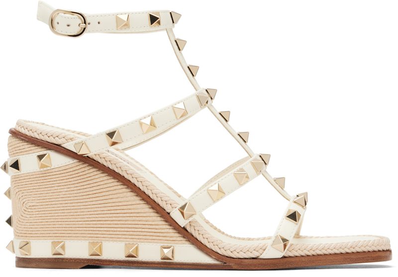 Garavani [오프화이트] Cornely Embroidery Rockstud Wedge Sandals 261807F125018