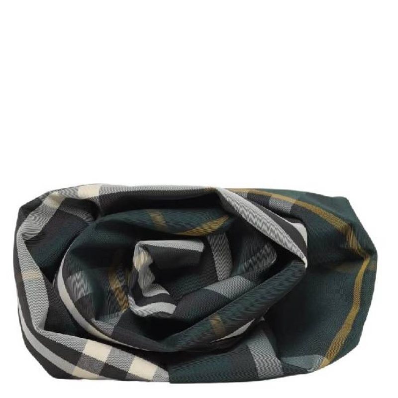 Rose Check Pattern Clutch Bag_Ivy