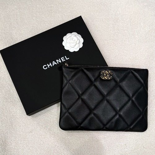 CHANEL Calfskin ๋์ธํด Clutch Black Medium