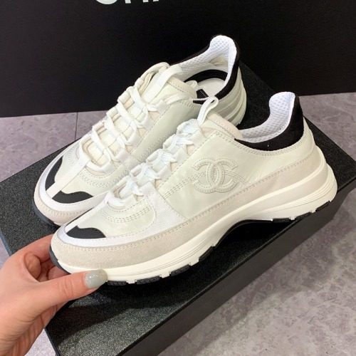 CHANEL 25 F / W Suede Calfskin ๋ฐ๋ํ Patent White Men's์ฉ