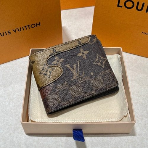 LOUIS VUITTONX๋๊ณ ํ์ ํ ์ปฌ๋ ์
Monogram Canvas ์ฌ๋ ๋ Bifold Wallet