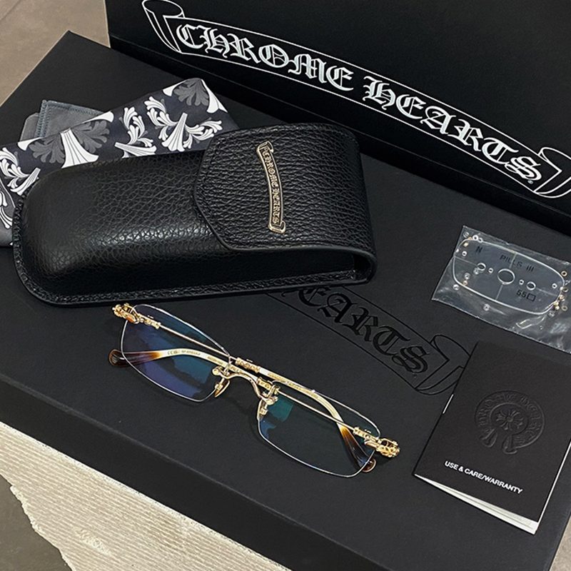 CHROME HEARTS
