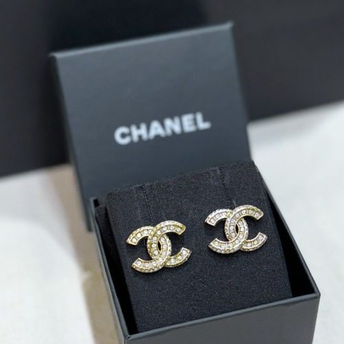 CHANEL κ·κ±Έμ΄ λμλ§ν
Gold Crystal Earrings