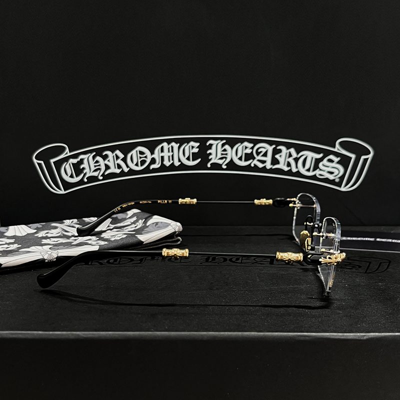 CHROME HEARTS
