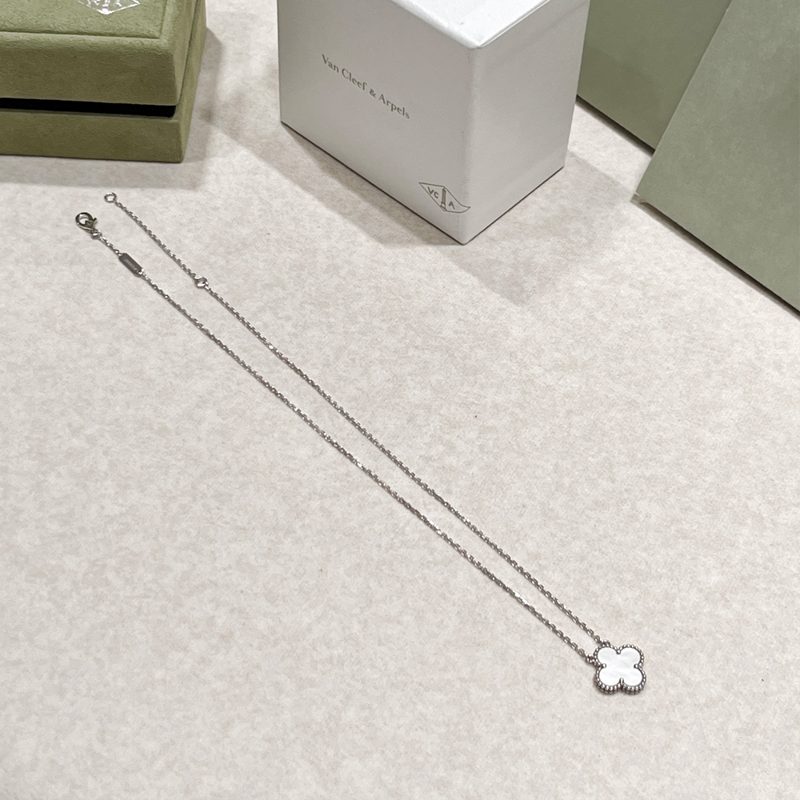 VAN CLEEF & ARPELS