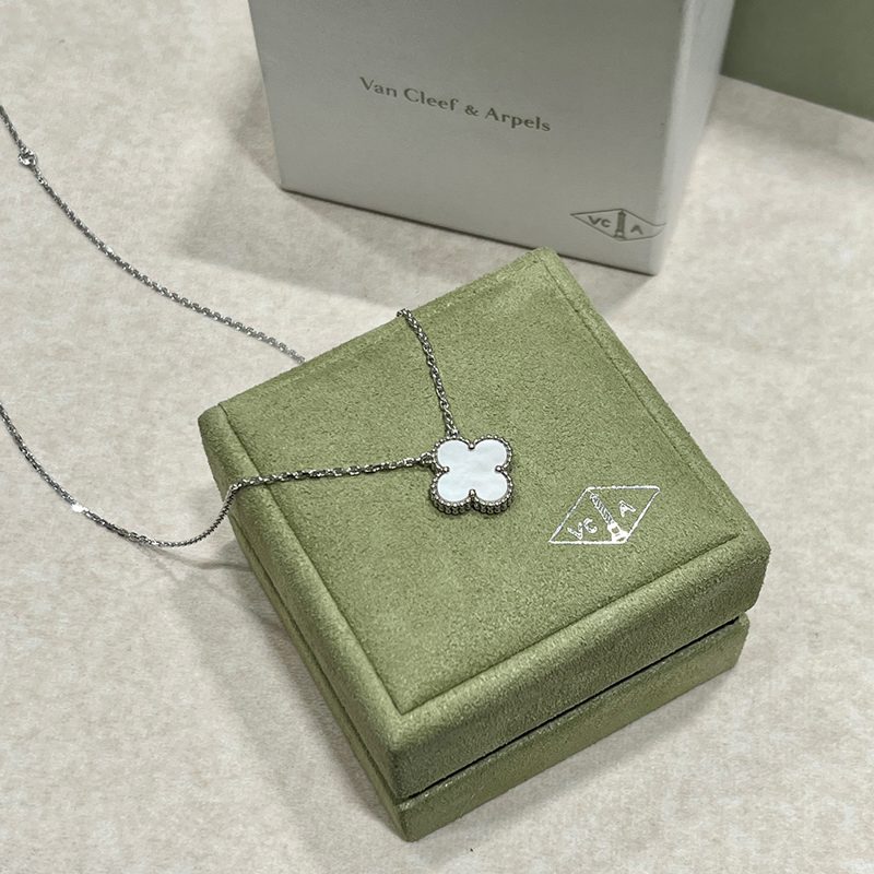 VAN CLEEF & ARPELS