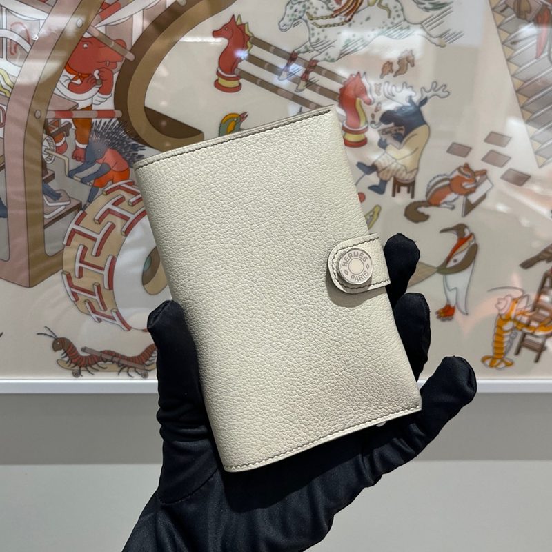 HERMES ์ฑ์ก Calfskin R.M.S ํจ์คํฌํธ Holder Passport Wallet ๋ฒ ํต