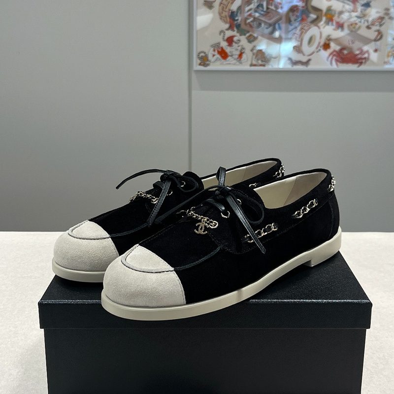 CHANEL Suede Calfskin Gold Chain λ°°μ λͺ¨μΉ΄μ Loafers Black White