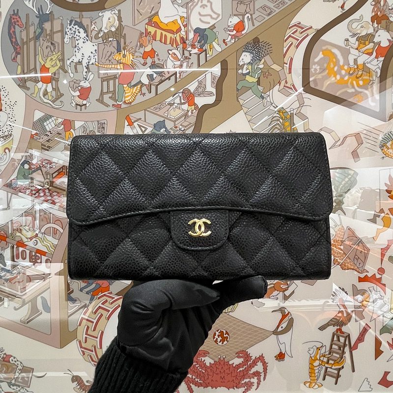 CHANEL Classic ๊ทธ๋ ์ธ๋ Calfskin Long Wallet Black Gold-Tone