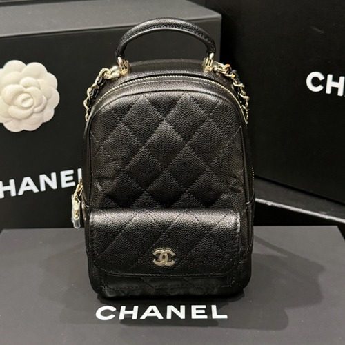 CHANEL Classic ์ค๋งํธํฐ Holder Chain Backpack ์ค์ด๋ Calfskin Gold-Tone Black Mini