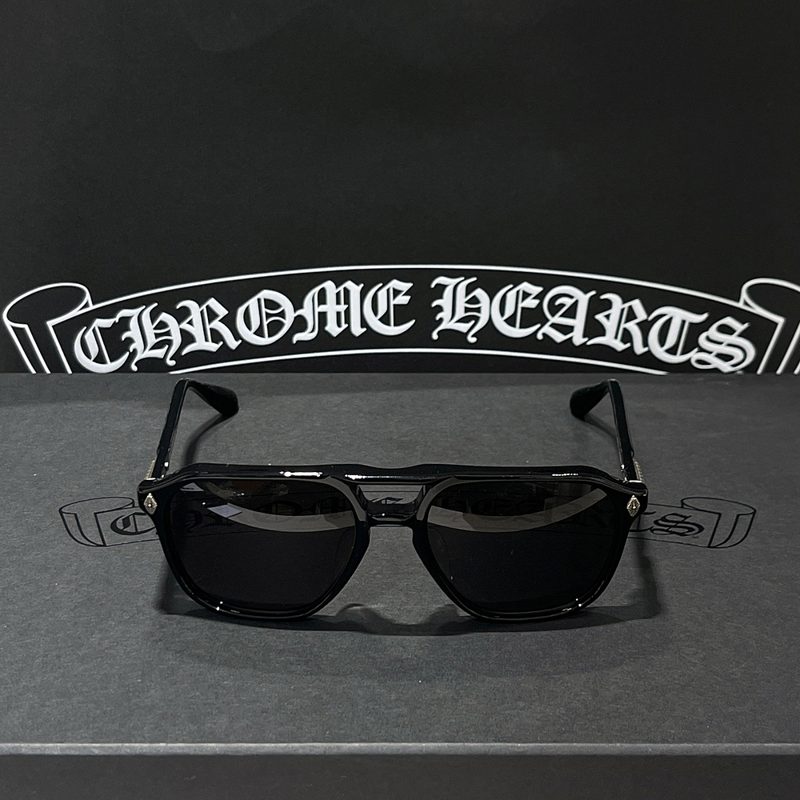 CHROME HEARTS