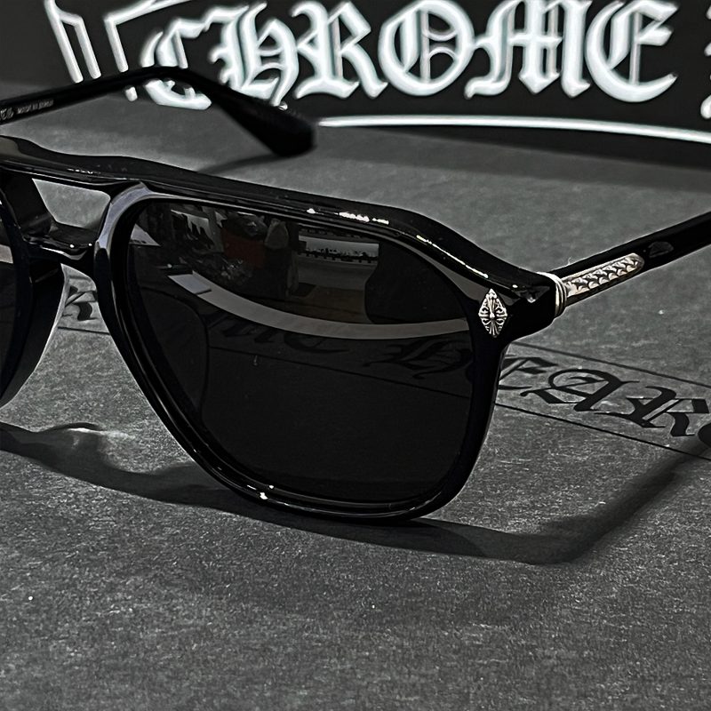 CHROME HEARTS