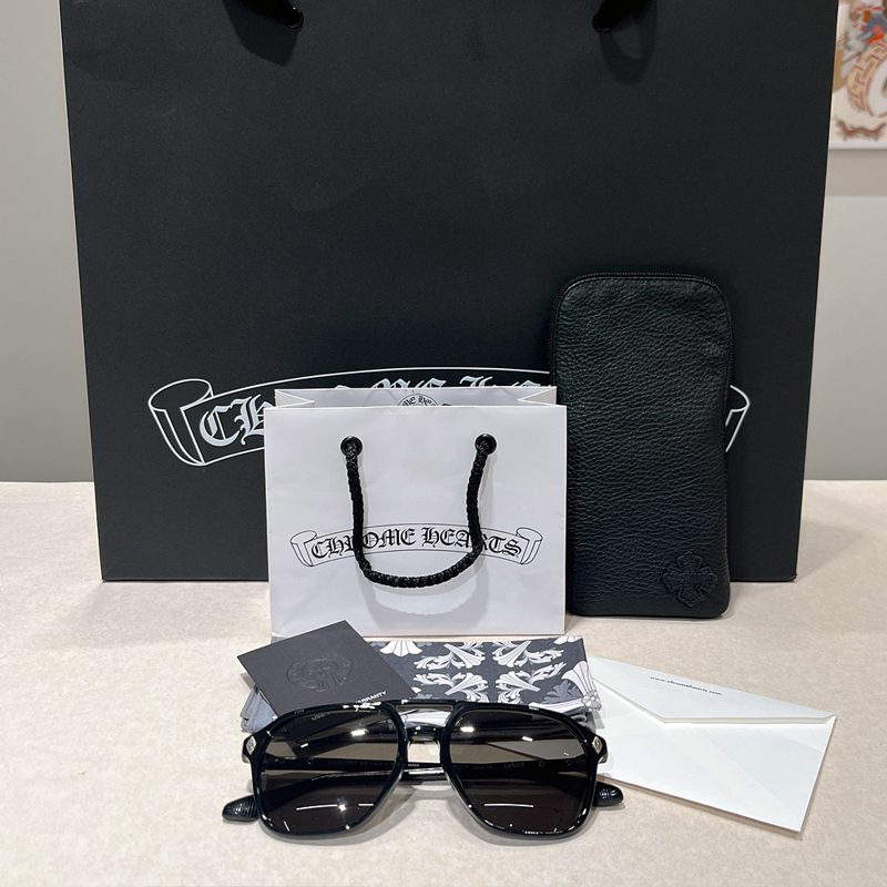 CHROME HEARTS