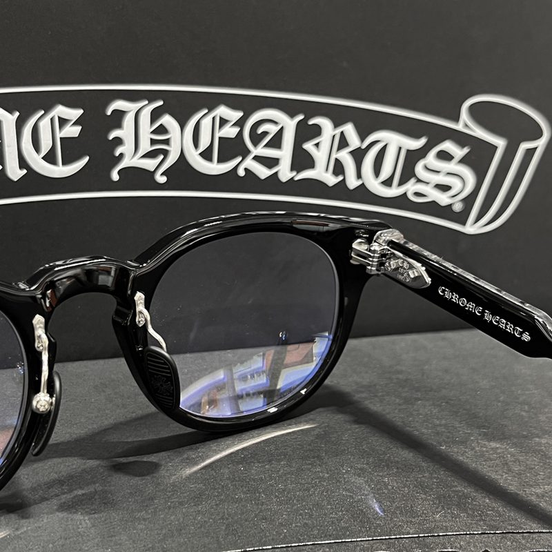 CHROME HEARTS
