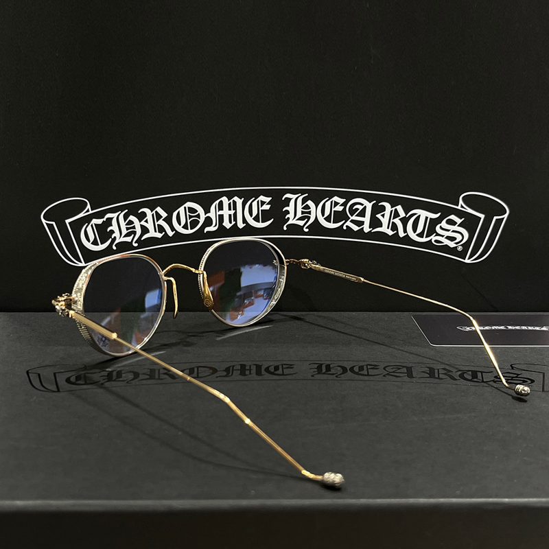 CHROME HEARTS