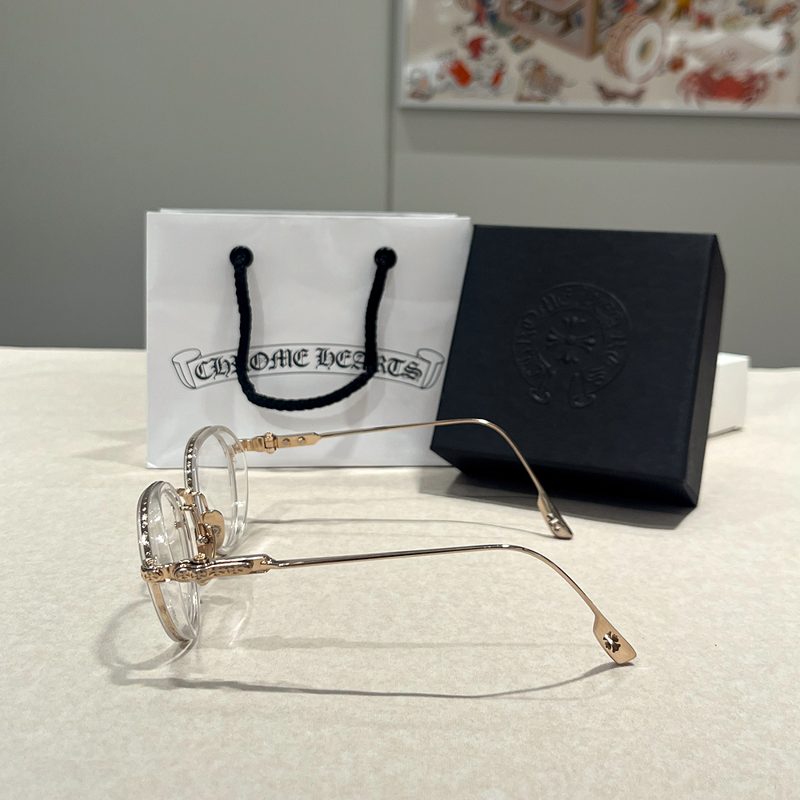 CHROME HEARTS