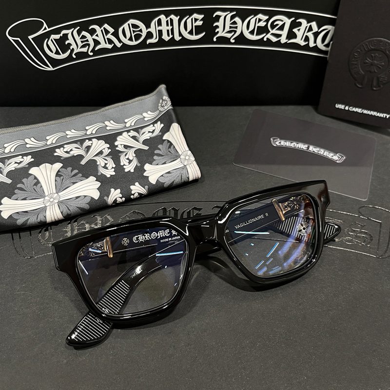 CHROME HEARTS