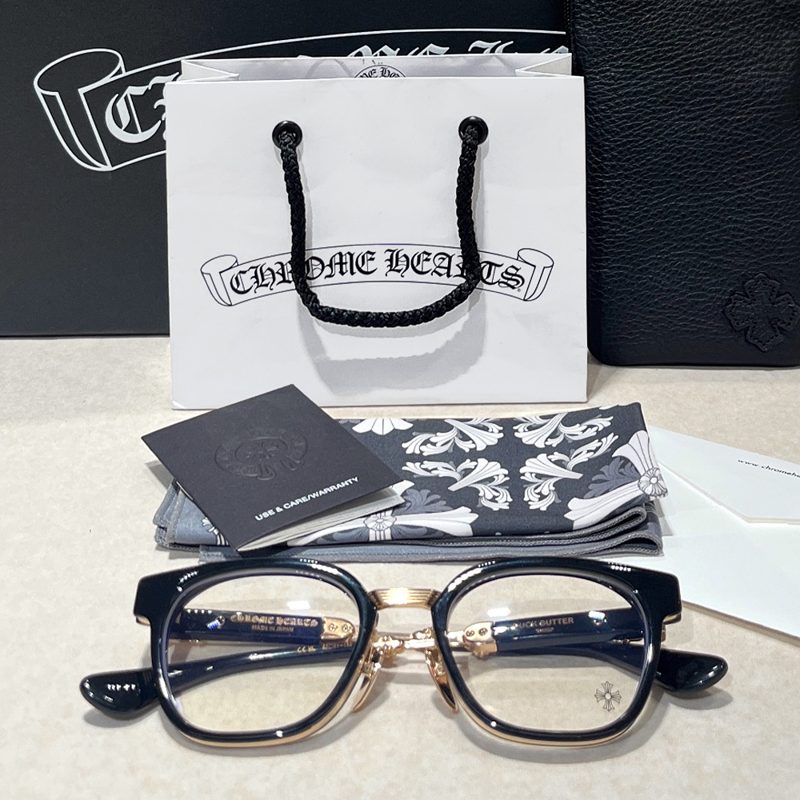 CHROME HEARTS