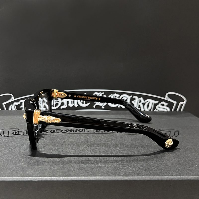 CHROME HEARTS