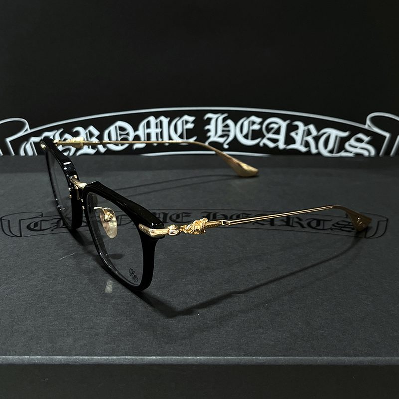 CHROME HEARTS