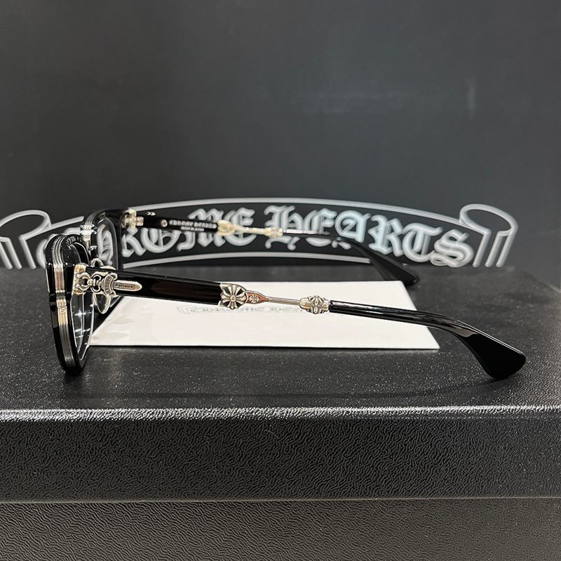 CHROME HEARTS
