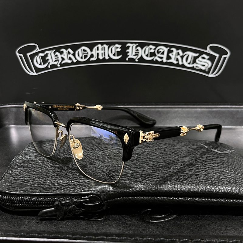 CHROME HEARTS