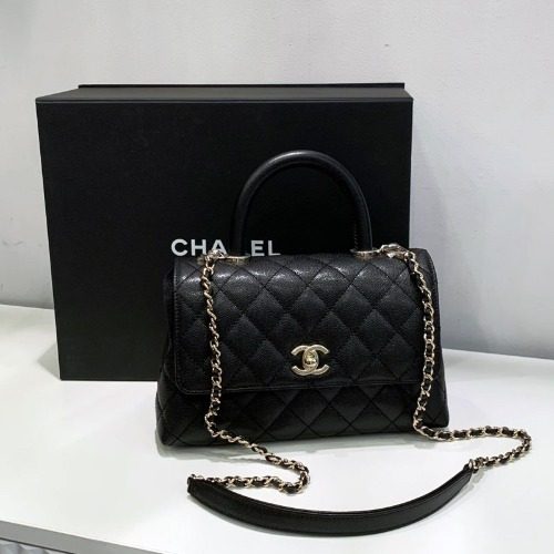 CHANEL μ½μ½νΈλ€ κ·Έλ μΈλ Calfskin Gold-Tone Black Small