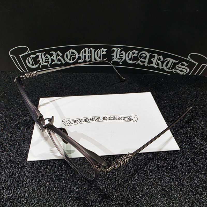 CHROME HEARTS