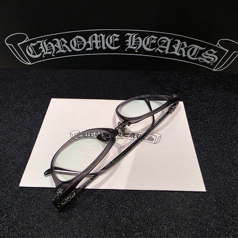 CHROME HEARTS