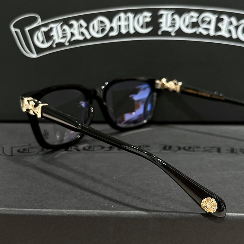 CHROME HEARTS