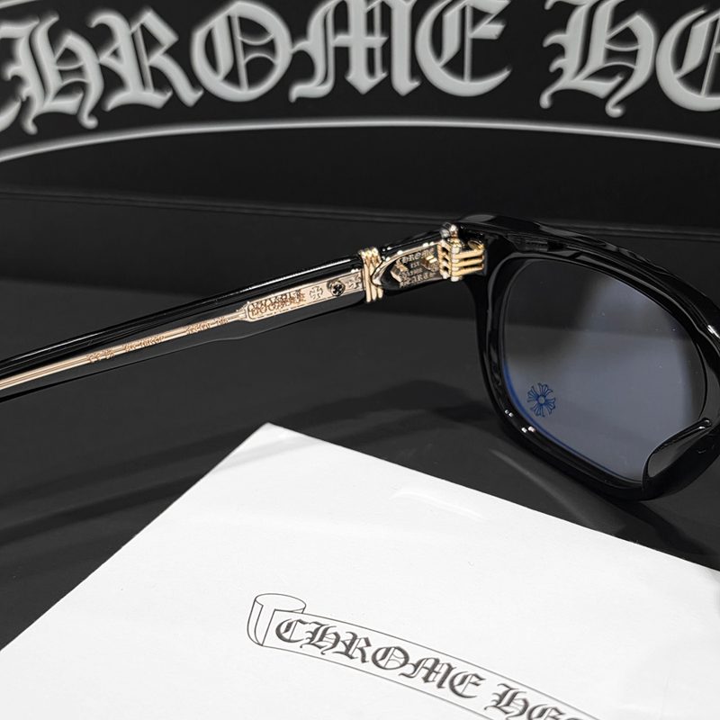 CHROME HEARTS