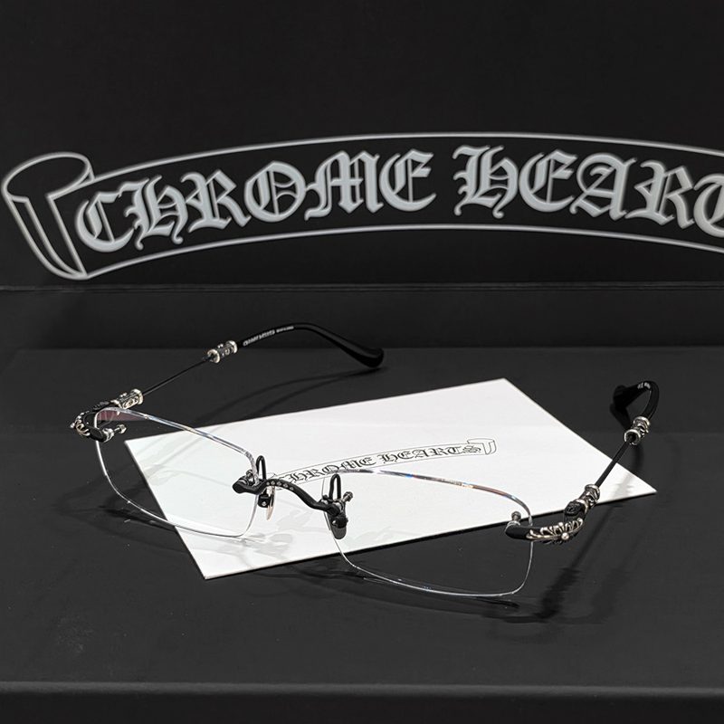 CHROME HEARTS