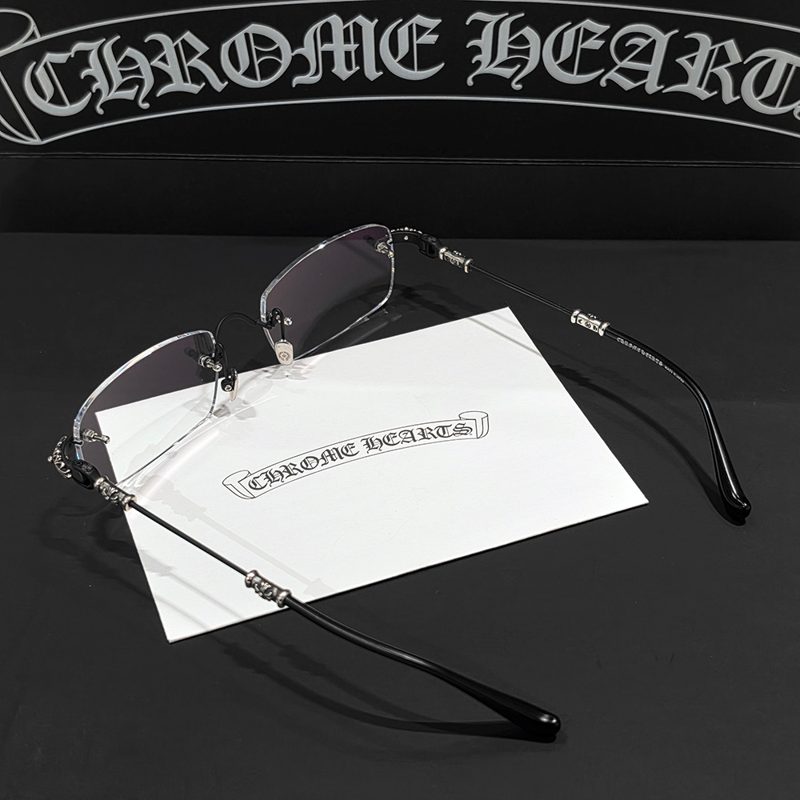 CHROME HEARTS