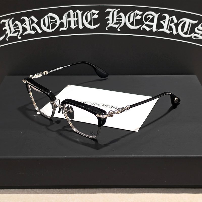 CHROME HEARTS