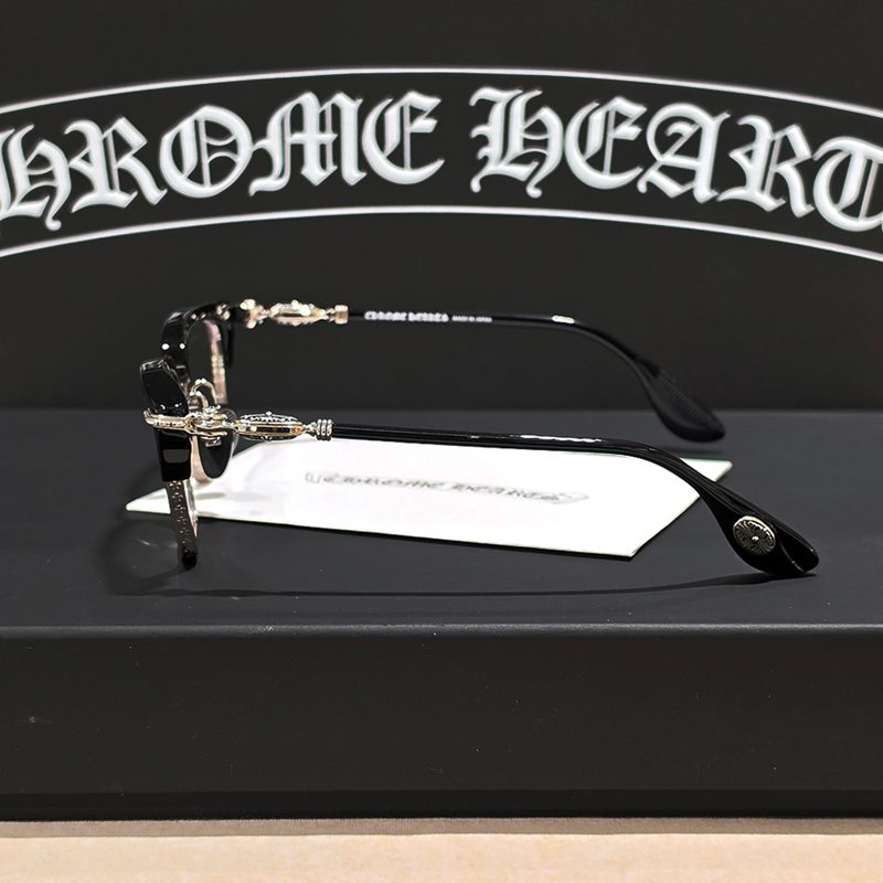 CHROME HEARTS
