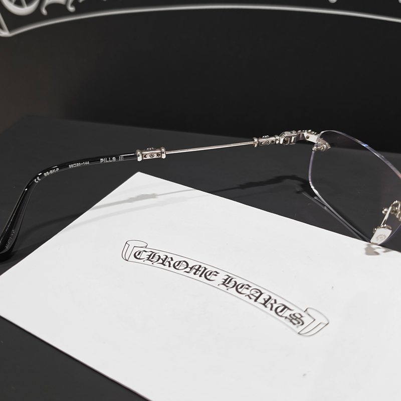 CHROME HEARTS