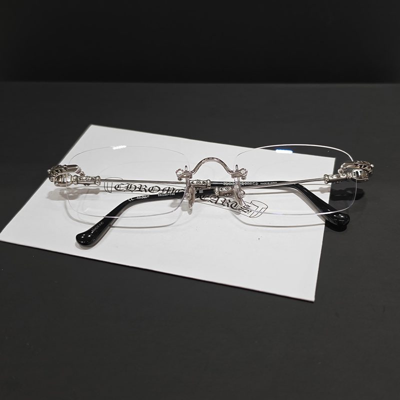 CHROME HEARTS