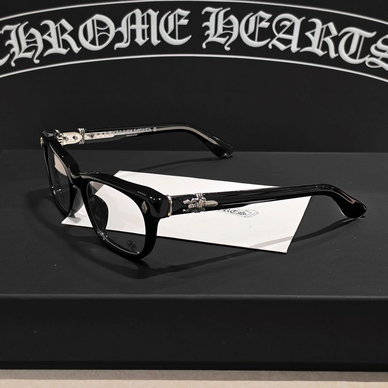 CHROME HEARTS