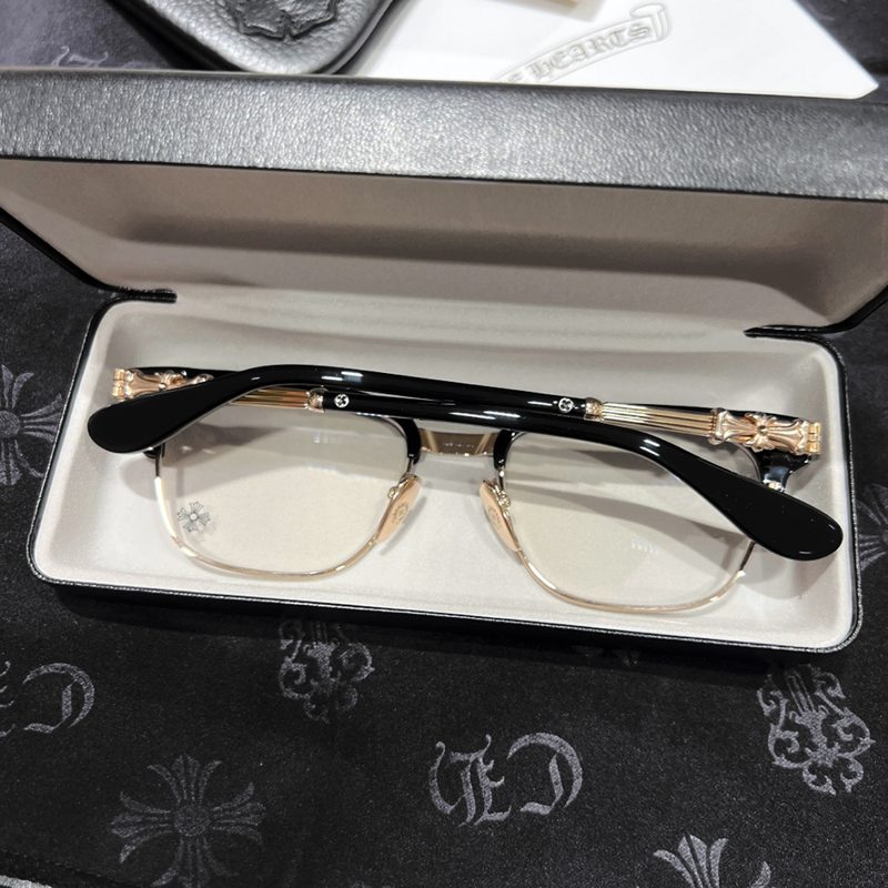 CHROME HEARTS