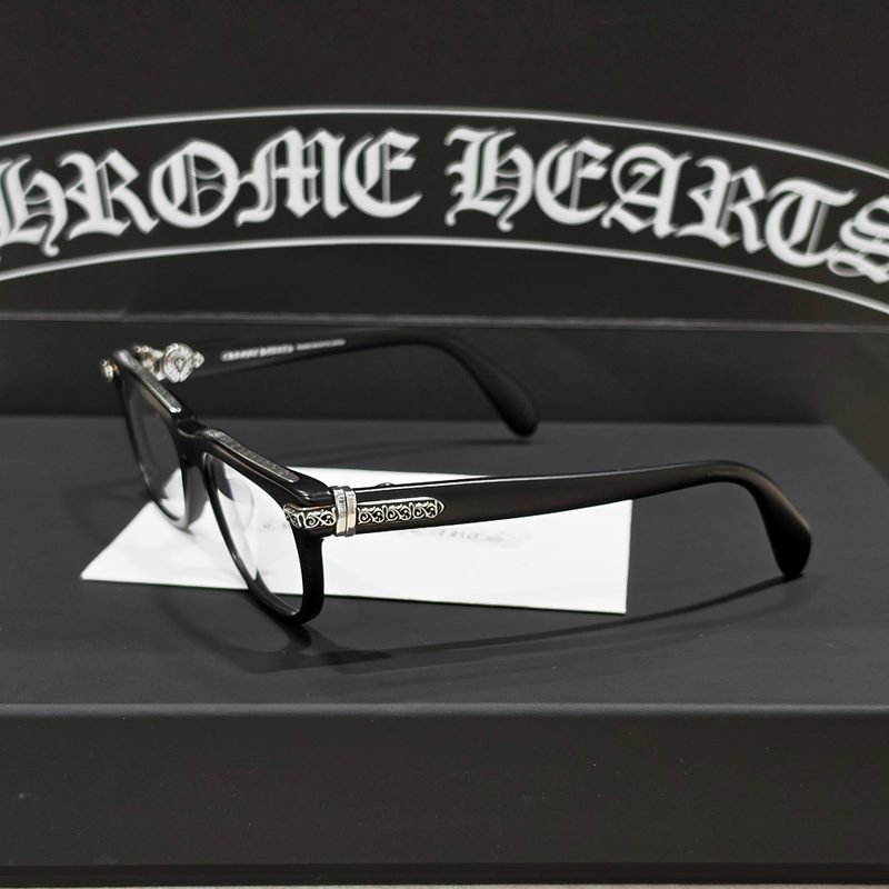 CHROME HEARTS