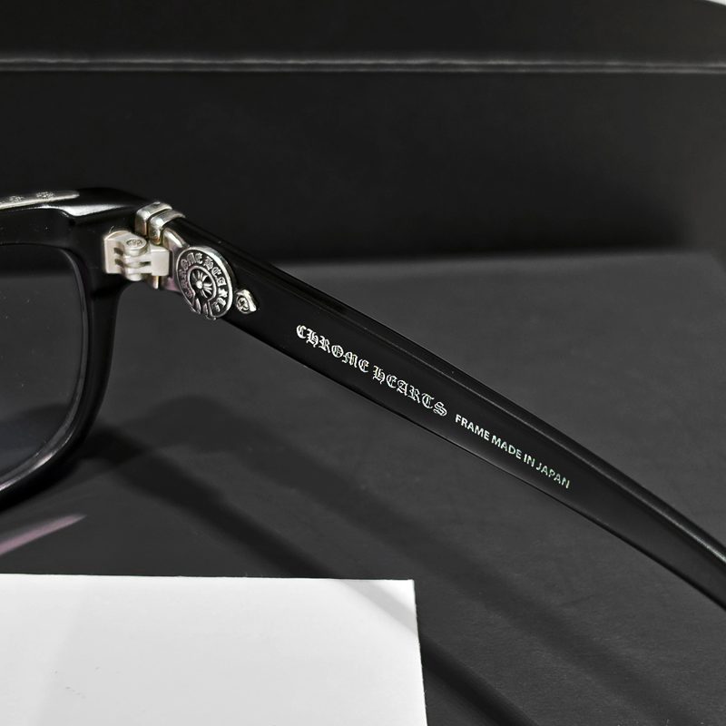 CHROME HEARTS