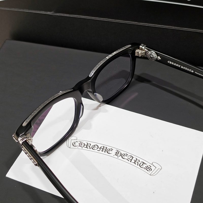 CHROME HEARTS