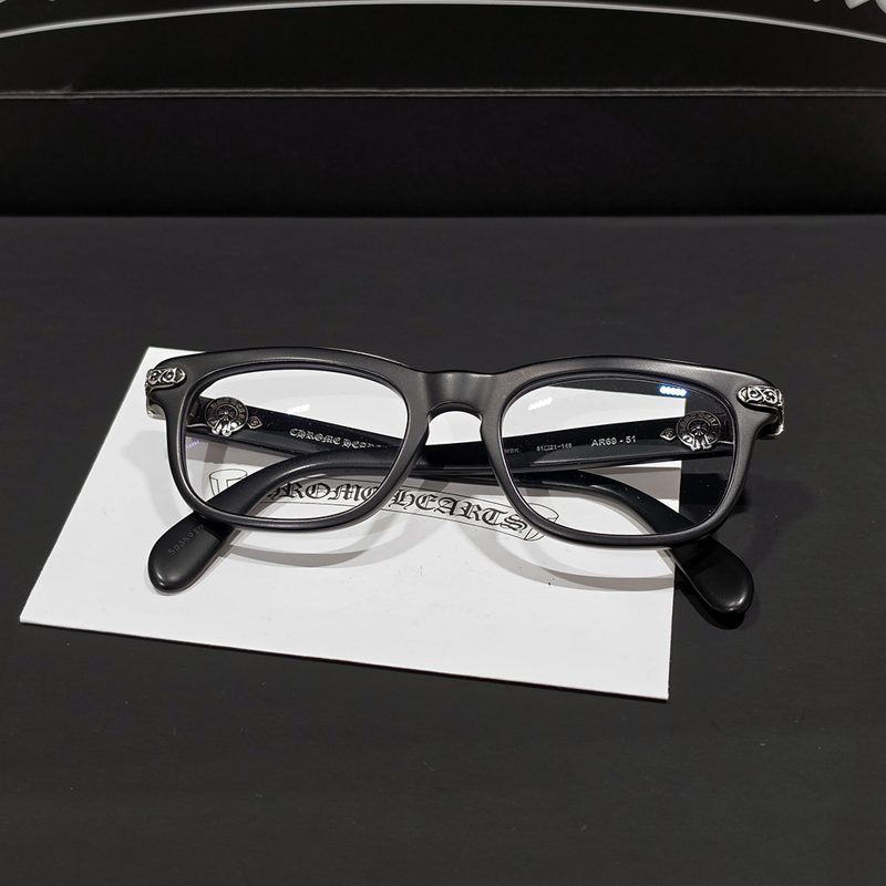 CHROME HEARTS