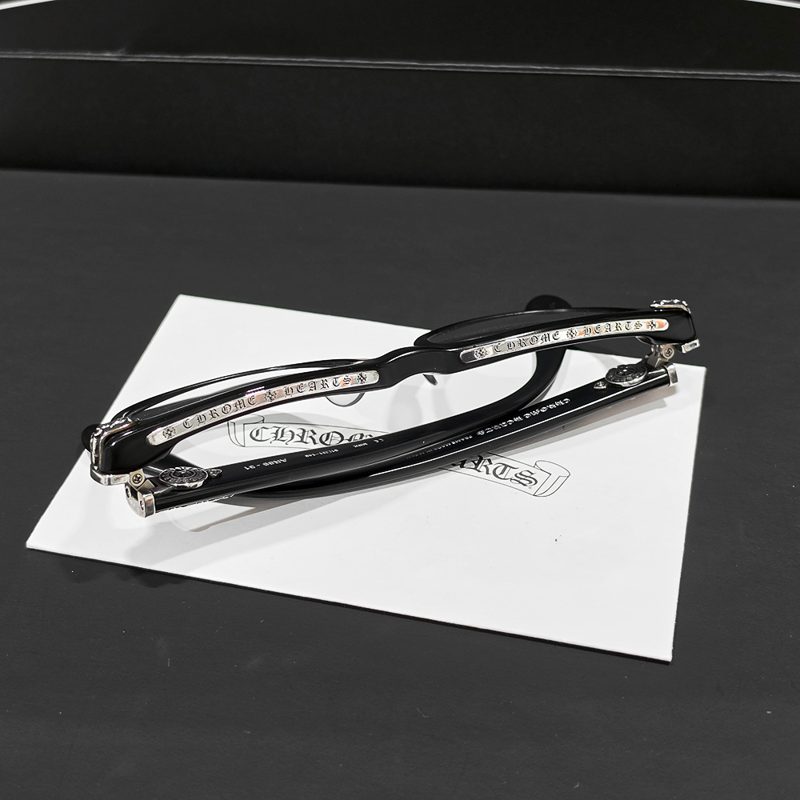 CHROME HEARTS