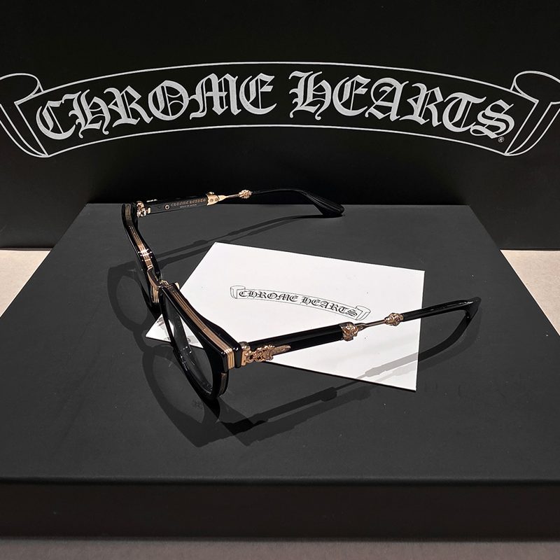 CHROME HEARTS