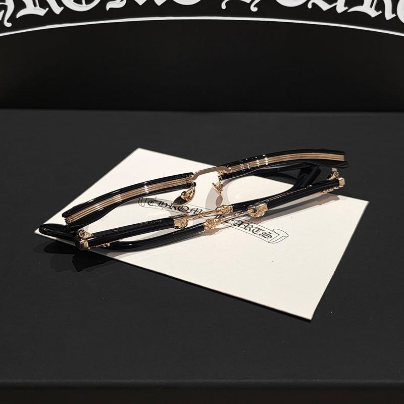 CHROME HEARTS