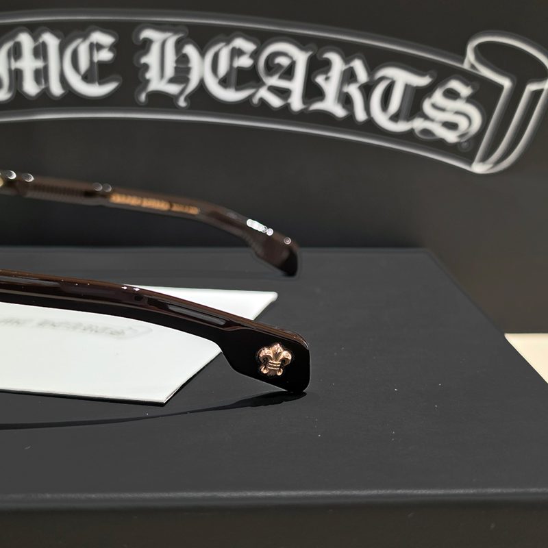 CHROME HEARTS